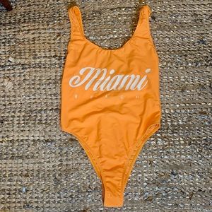 High leg bathing suit ✨ FREE with other item